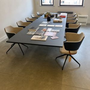 Lammhults Attach met vergaderstoelen (2ekans)