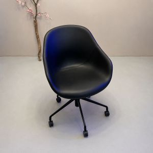HAY AAC 155 Zwart Leder (showroommodel)